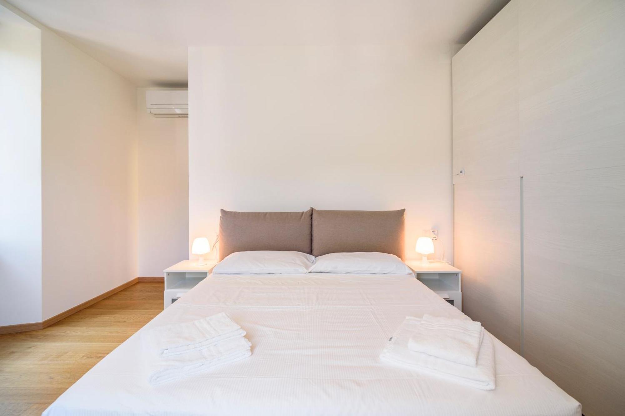 Apartamento Historical Center - Free Parking And Private Terrace Como Exterior foto